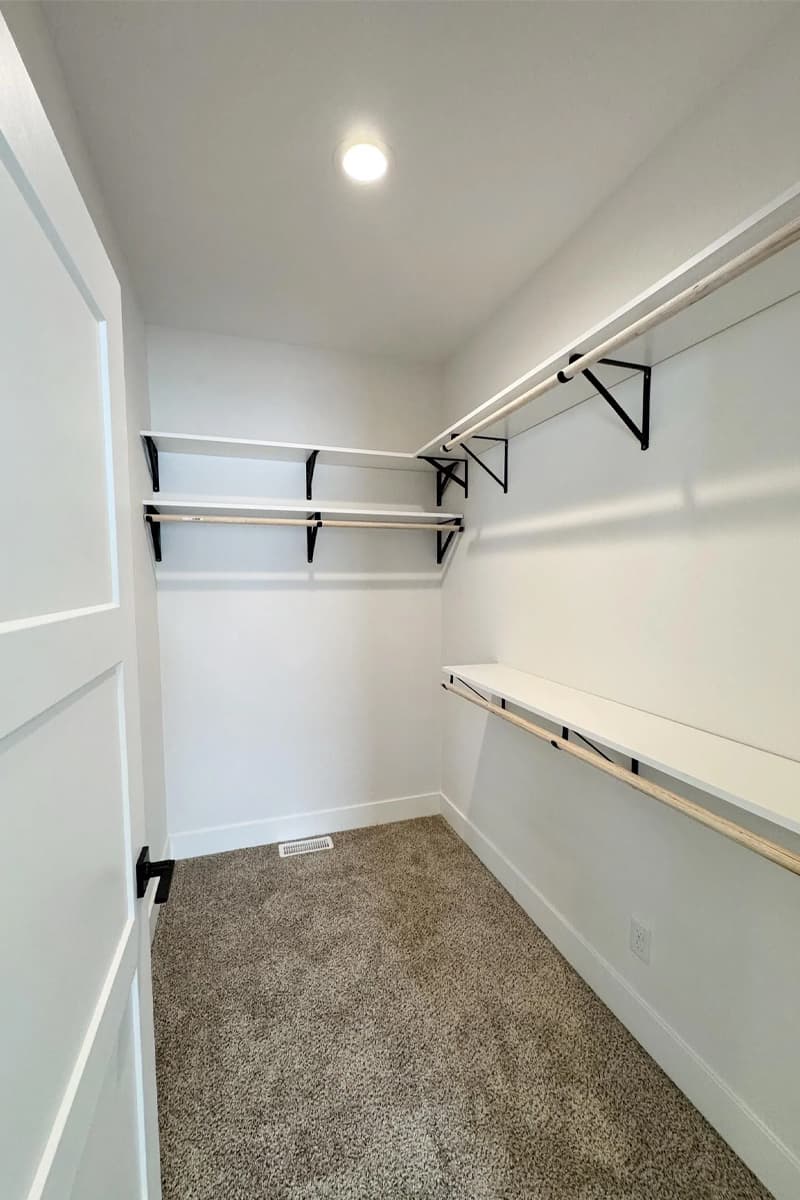 Walk in closet